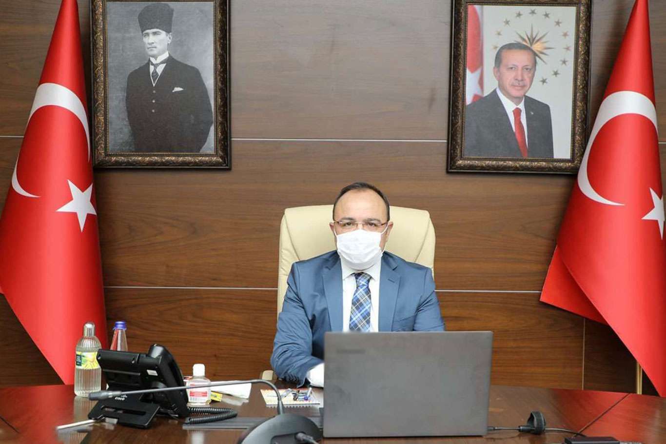 Vali Yırık Elâzığ'da yaşanan depremin yıldönümü ile ilgili mesaj yayımladı Vali Yırık Elâzığ'da yaşanan depremin yıldönümü ile ilgili mesaj yayımladı
